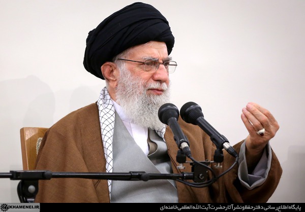 رهبر انقلاب: ایستادگی ملت‌ ایران‌، آمریکا را عصبانی‌ کرده‌ است/ علت دشمنی آمریکا این است که ایرانی‌ها زیر بار زور نمی‌روند