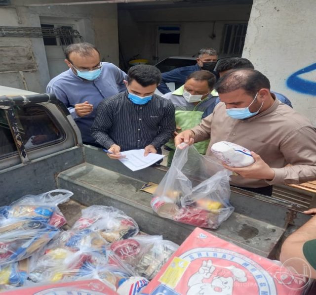  
  توزیع بسته های کمک مومنانه میان کارگران آسیب دیده کرونا توسط شهرداری منطقه یک