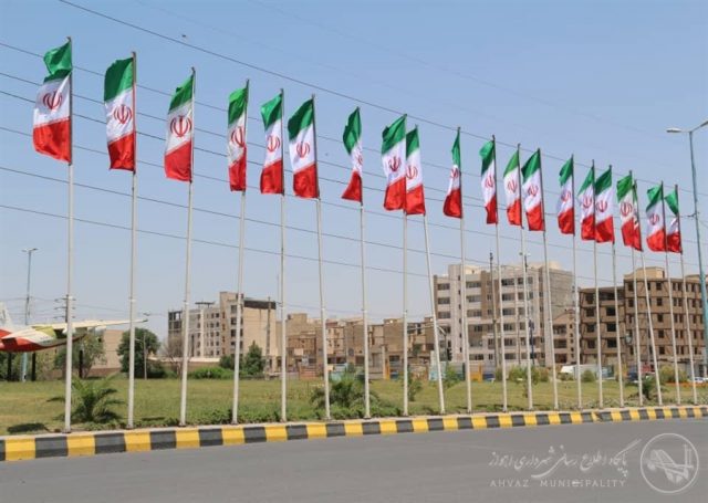  
  تعویض پرچم های مقدس جمهوری اسلامی ایران در سطح منطقه۳