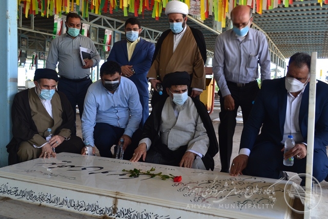  
  حضور رئیس حج و زیارت استان خوزستان در گلزار شهدای اهواز