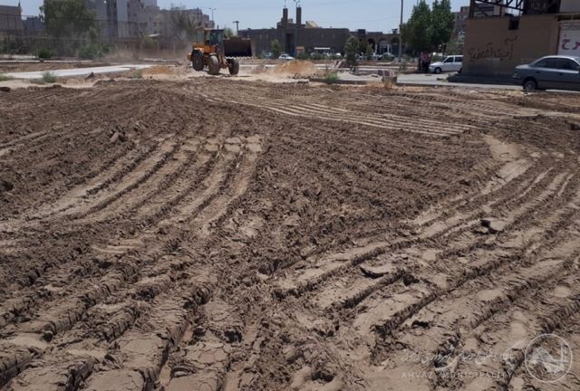  
  خاکریزی نباتی پروژه اجرایی احداث پارک سعادت فاز دو پادادشهر