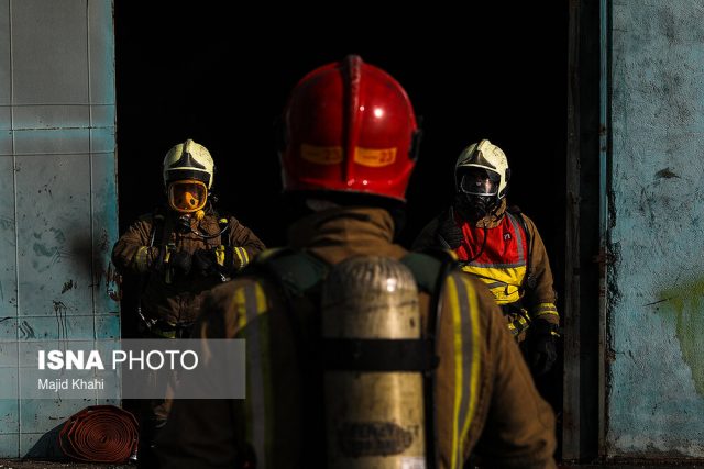 روز پر عملیات آتش‌نشانان در گرمای طاقت‌فرسای اهواز / تاکید به شهروندان برای رعایت ایمنی