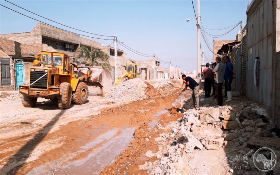  
  عملیات آماده سازی و زیرسازی خیابان های خاکی کوی مشعلی جهت روکش آسفالت توسط شهرداری منطقه یک اهواز در حال اجراست