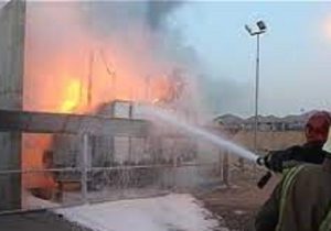 آتش‌سوزی در یکی از پست‌های برق آبادان/ اعزام تیم‌ واکنش سریع از اهواز