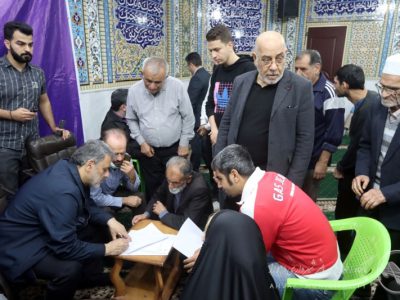 حضور شهردار اهواز در جمع نمازگزاران مسجد فاطمه زهرا کوی باهنر